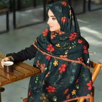 روسری نخی منگوله دار بهاره مدل نیلوفر